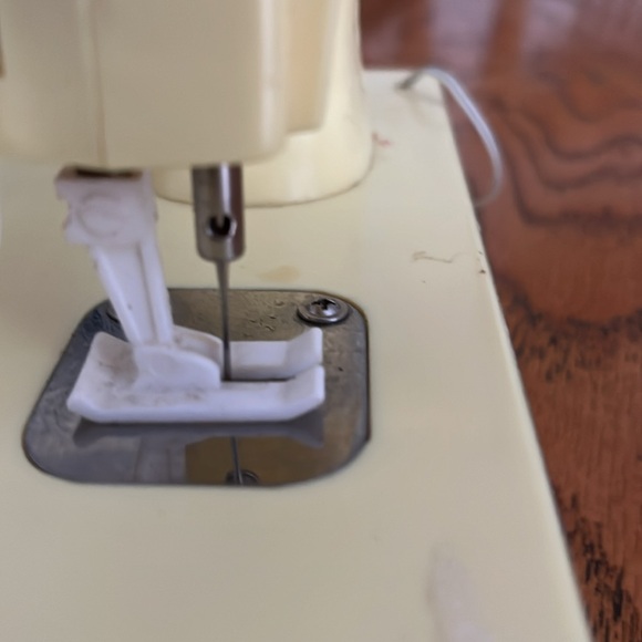 HTF Vintage 1980s G1 My Little Pony Kid's Sewing Machine - Picture 5 of 7